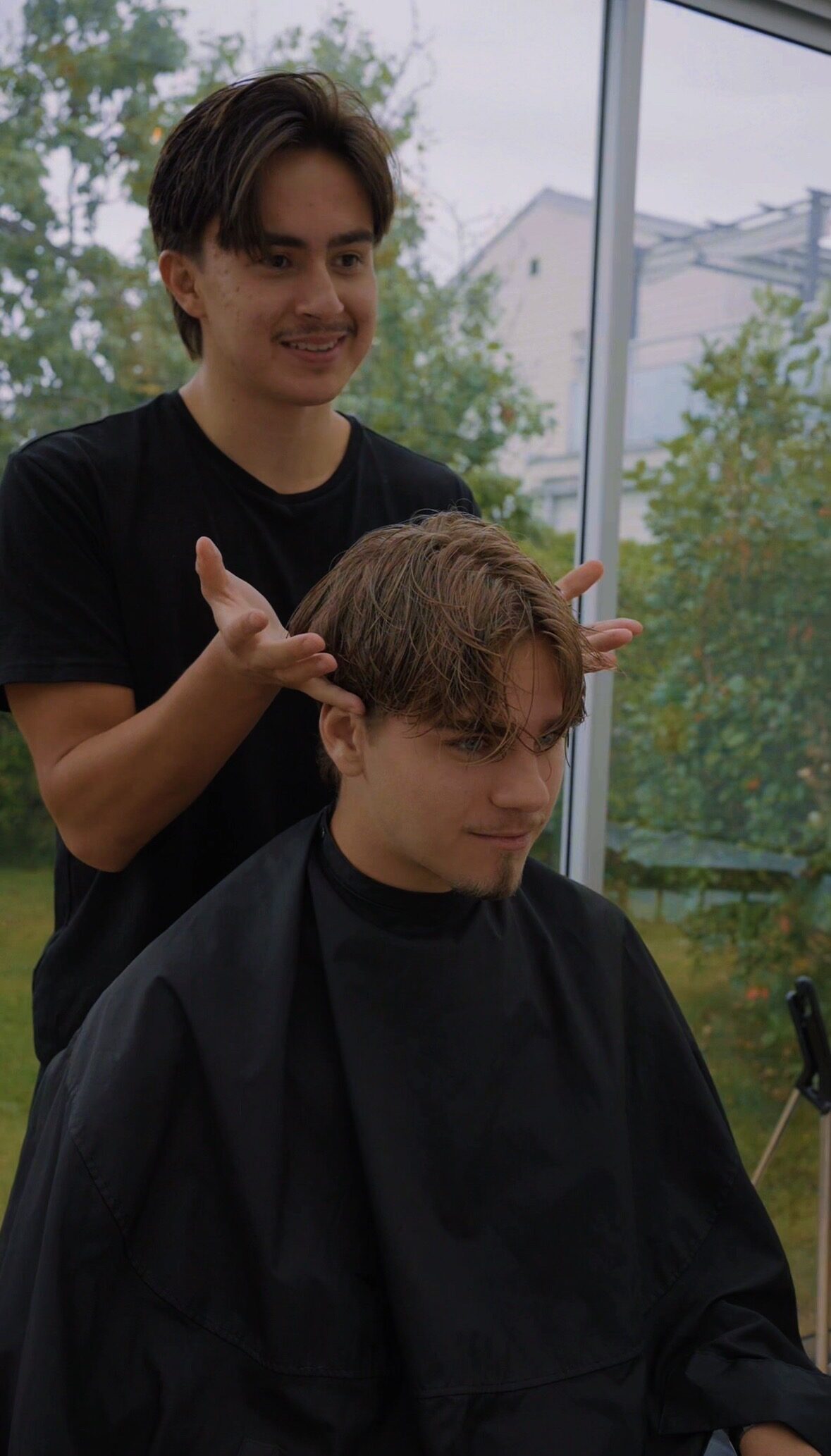 Liamo Barber i arbete med kund